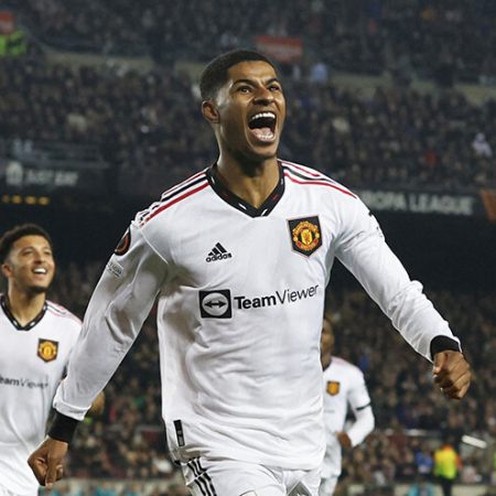 Rashford zeigte seine Fähigkeiten im Camp Nou und erzielte innerhalb von 10 Minuten zwei Tore. Insgesamt hat er in 16 Spielen 14 Tore geschossen und 4 Torvorlagen gegeben!
